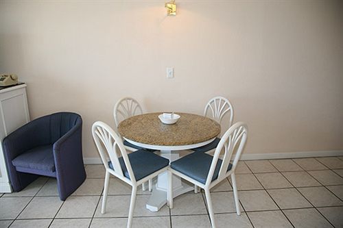 Traders Inn Beach Club Ормънд Бийч Екстериор снимка